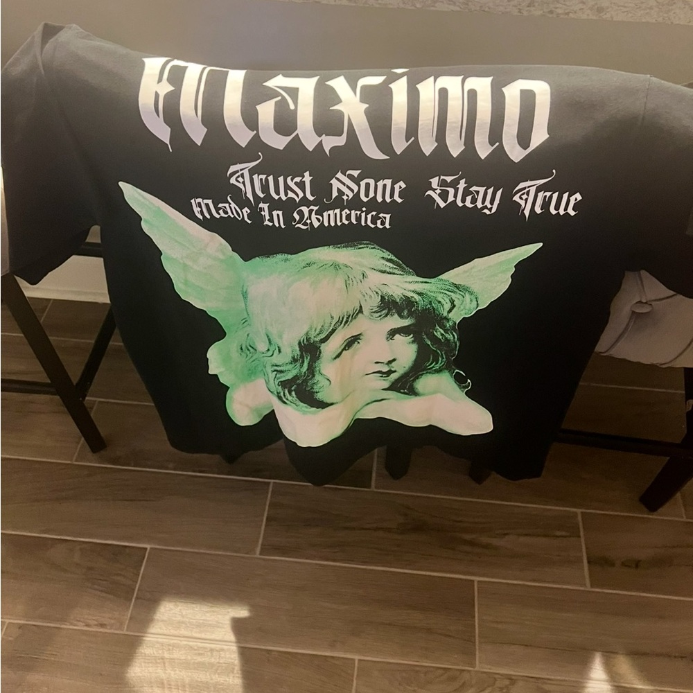 Graphic t